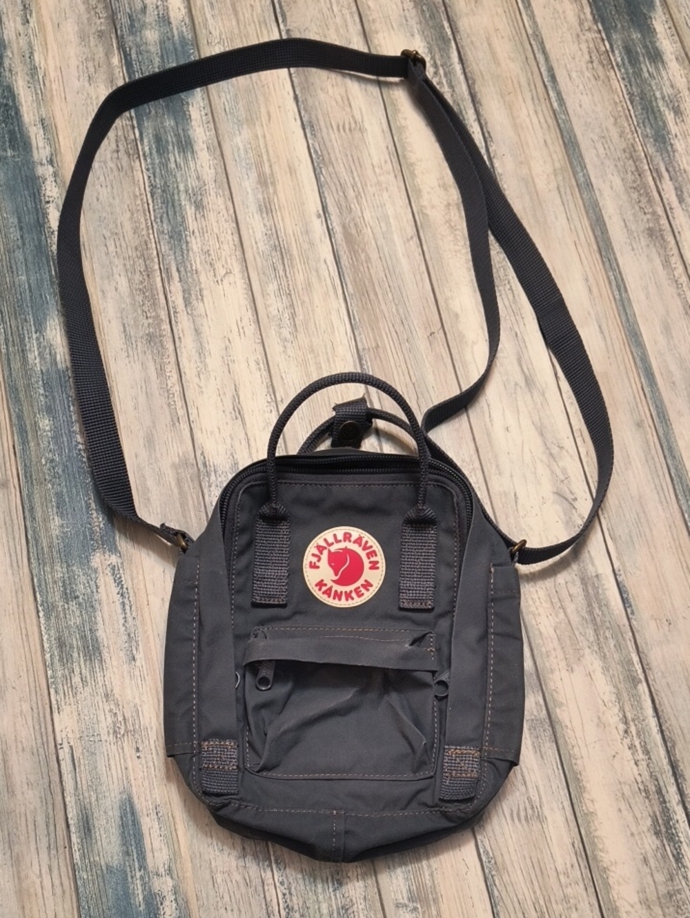 Fjallraven Kånken Mini Sling Bag - Dark Gray with Red Logo